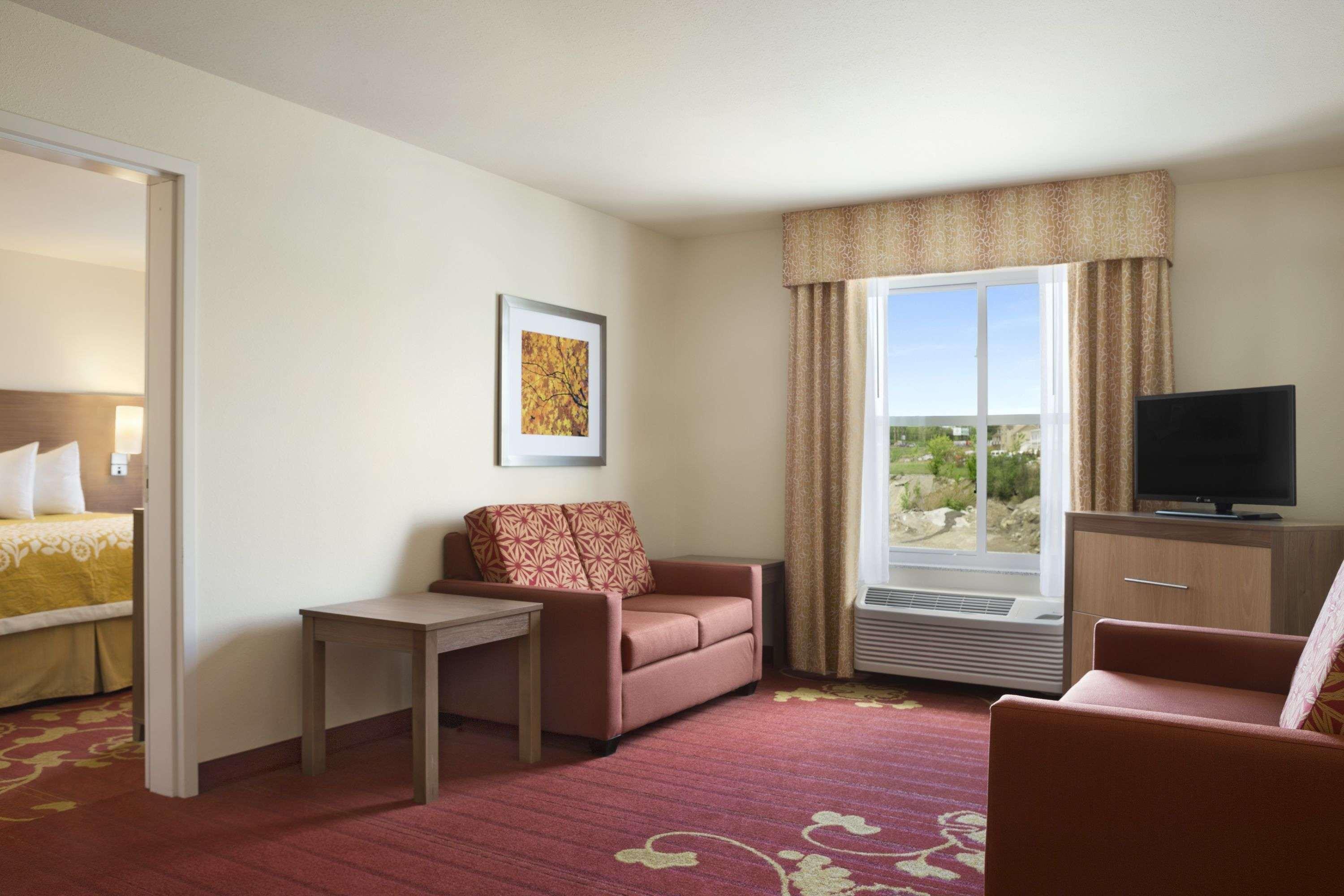 Days Inn & Suites By Wyndham Belmont Eksteriør billede