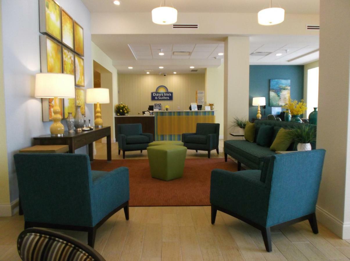 Days Inn & Suites By Wyndham Belmont Eksteriør billede